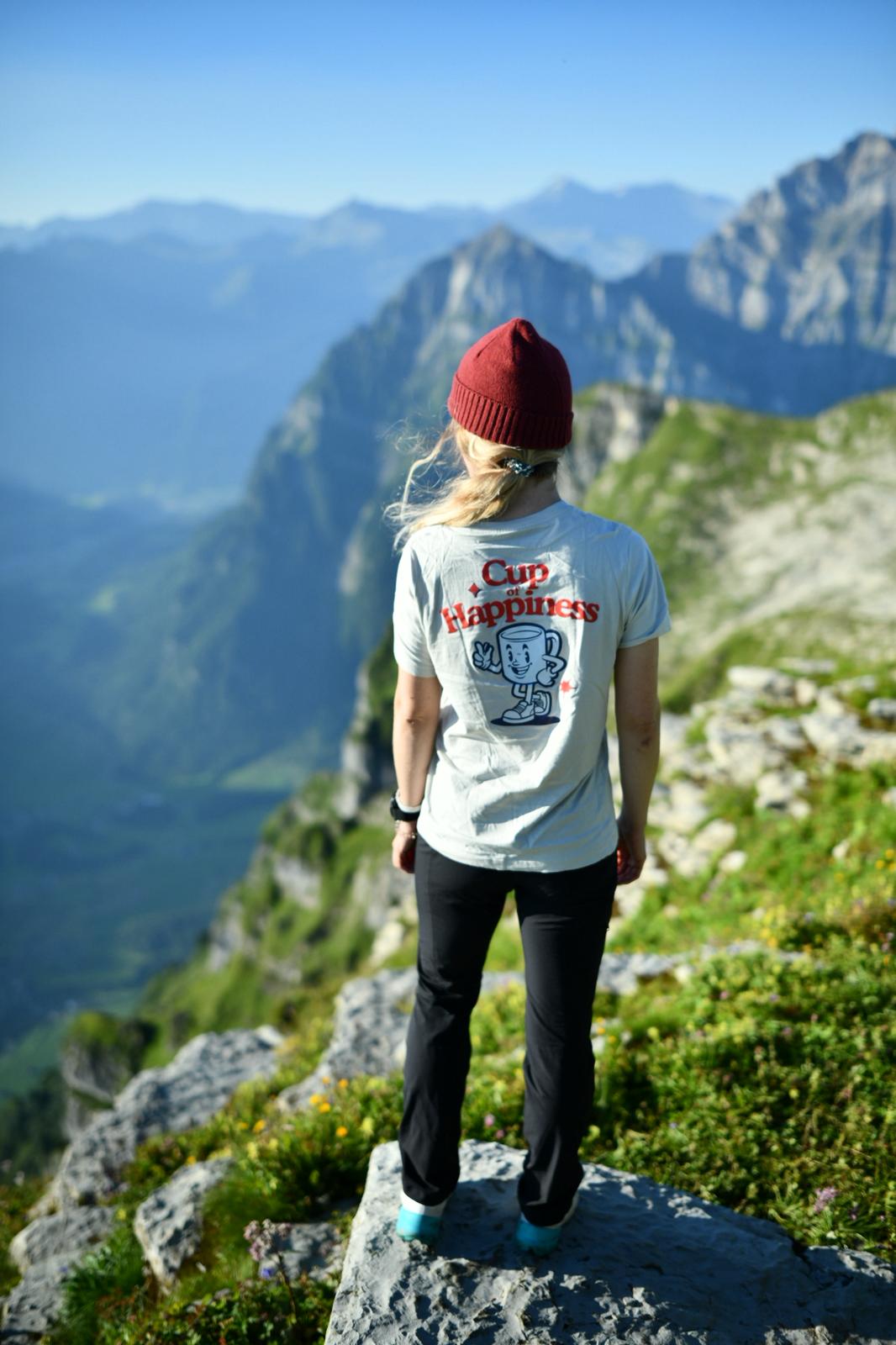 Kurzarm T-Shirt "Cup of Happiness"