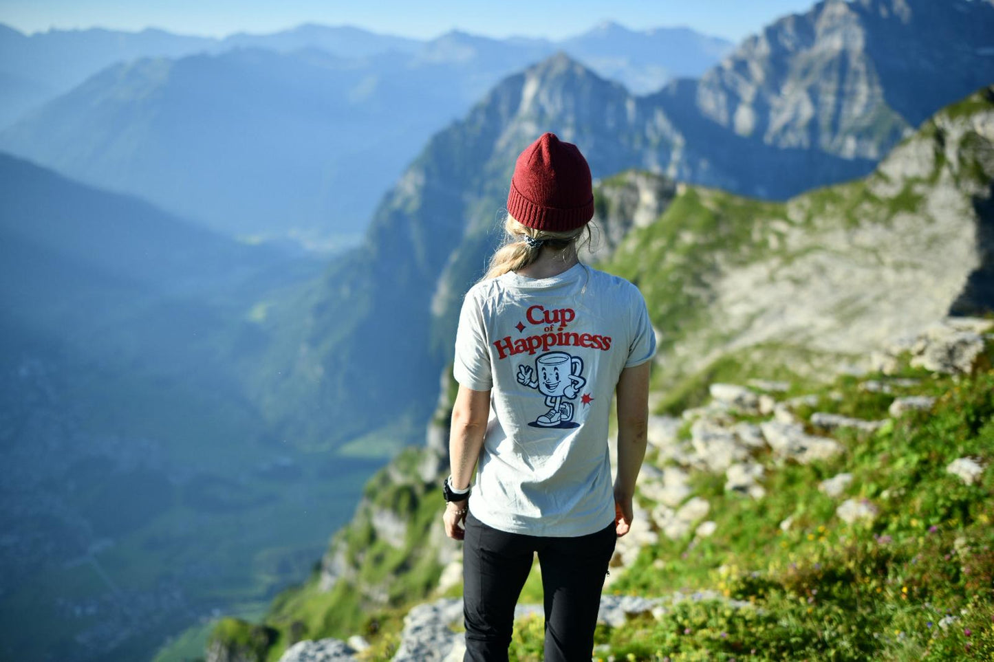 Kurzarm T-Shirt "Cup of Happiness"